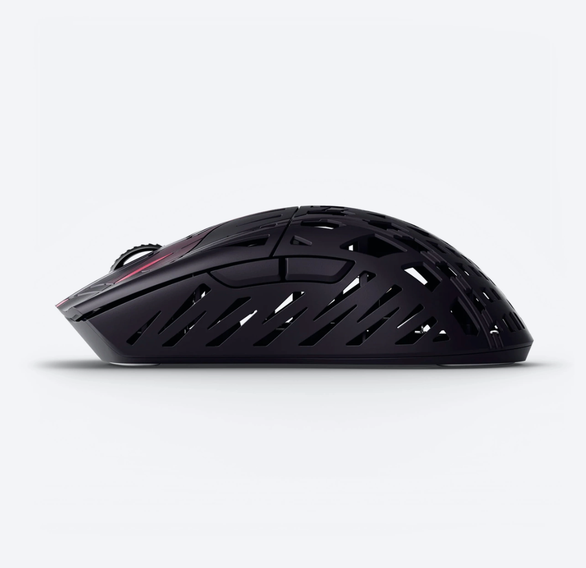 PWNAGE Trinity CF 8K Wireless Gaming-Maus – Sakura Samurai Edition von der Seite
